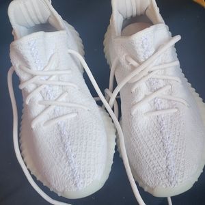 White yeezy boosts